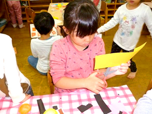 「わたしは、のり巻きを作るよ」