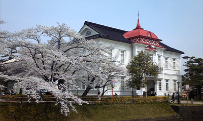 鶴岡公園　大寶館